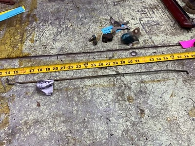 Capó de camioneta Nissan 1993-1997 varilla de hélice Foto 1 de 4