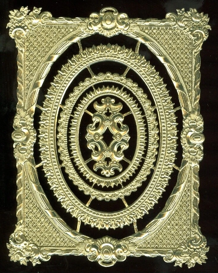 Chatarra troquelada alemana Dresden marco de papel de aluminio de oro rococó artesanía victoriana Foto 1 de 1