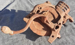 Mais Sheller strumento agricolo ghisa shucker antico rustico primitivo vecchia fattoria decorazione - Foto 1 di 12