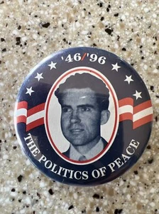 Richard Nixon “The Politics of Peace” commemorative button - Picture 1 of 2