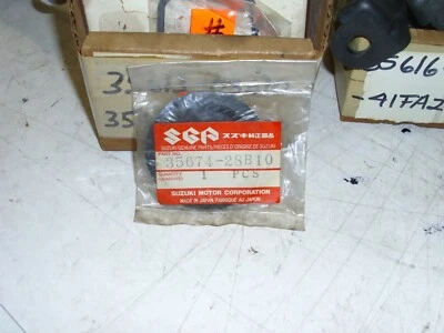 Nuevo de Lote Original Suzuki 1987 GSXR50 Ojal de Capucha 35674-28B10, ¡ÚLTIMO!# Foto 1 de 4