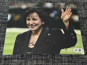 GAYLE BENSON SIGNED AUTOGRAPH 8X10 PHOTO NEW ORLEANS SAINTS OWNER BECKETT BAS - Picture 1 of 3