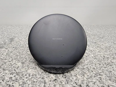 Samsung EP-N5100 Fast Wireless Charging Stand  - Image 1 of 4