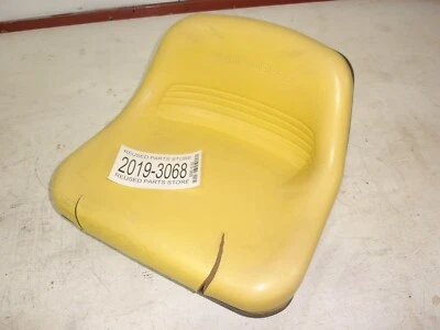 John Deere LT133 Lawn Mower Tractor AM126865 - Image 1 of 4