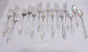 Queen Bess Silverplate  Oneida Tudor Plate 16 PC. LOT 9-DF, 4-SF, 2-TSP, & - Picture 1 of 6