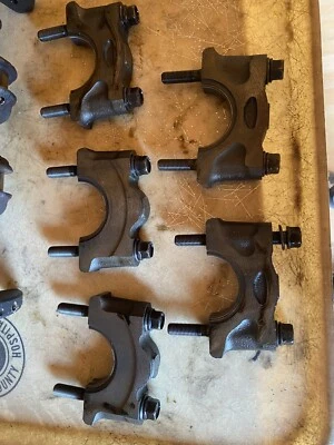 Tapas y pernos de cojinete principal del cigüeñal Honda Civic Foto 1 de 2