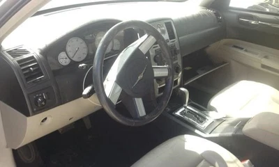 Carrier Front Fits 05-11 300 1172537 Foto 1 de 4