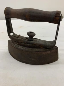Antique SAD Iron w/Removable Handle Colebrookdale Iron Co Boyertown PA Cast Iron - Picture 1 of 8