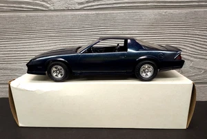 Ertl 1982 Chevrolet Camaro Z-28 Dealer Promo Model 1:25 Scale Dark Blue - Picture 1 of 8