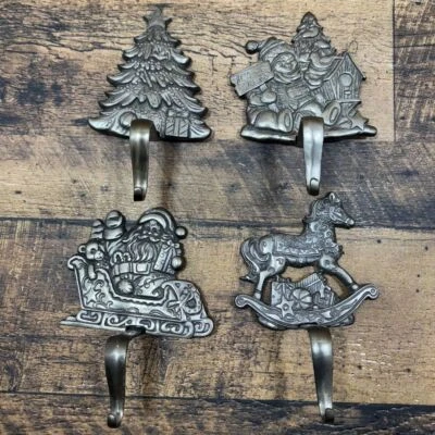 Medias de Navidad vintage ganchos de metal trineo de Santa caballo mecedor 4 Foto 1 de 4