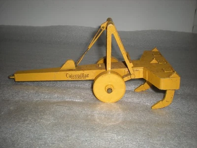Rare Vintage Ruehl Toy Caterpillar Tow Behind Pull Ripper Diecast 9" Long - Image 1 of 4