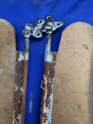 PONTIAC ORIGINAL,OLDS,BUICK,CADILLAC,CHEVROLET 1955-58 PARASOL BRKTS. Foto 1 de 4