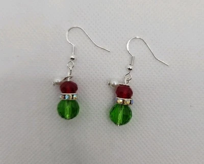 Pendientes de hombre verde 925 lisos hechos a mano verde y rojo cristal austriaco imitación perla Foto 1 de 4