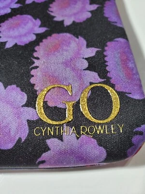 NUEVO Bolso Cynthia Rowley GO Bolso sin asas Muñequera Negro Floral Neopreno Cremallera Nuevo con etiquetas Foto 1 de 4