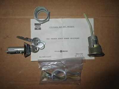 Nuevo de Lote Antiguo Mopar 4049417 Guantera Cerradura 1979 1980 1981 Chrysler Newport, New Yorker Foto 1 de 2