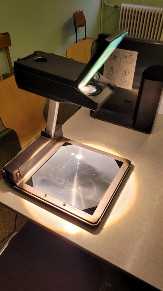 A+K Portable Overhead Projektor - Bild 1 von 4