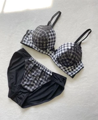 34AB SANRIO KUROMI Japanese limited authentic Embroidery wireless bra panty set - Image 1 of 4