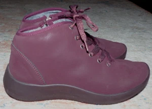 EUC Women's Size 37 Arcopedico Palma J11 Bordeaux Maroon Lace Zip Up Ankle Boots - Picture 1 of 8