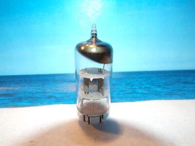 ECC81 TELEFUNKEN ( 12AT7 , 6201 , E81CC ) # 30 Grad O-Getter # NEAR NOS  (4982) - Bild 1 von 4