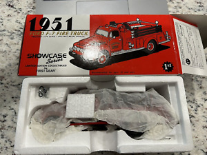 First Gear 1/34 Scale 19-2069 - 1951 Ford F-7 Fire Truck - Lincoln VFD