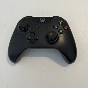 Microsoft Xbox One Wireless Controller Black Model 1537 - Tested - Picture 1 of 5