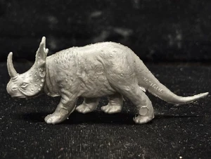 Vintage 1960er silbergrau Styracosaurus Kunststoff MPC prähistorisches Spielset Figur - Bild 1 von 6