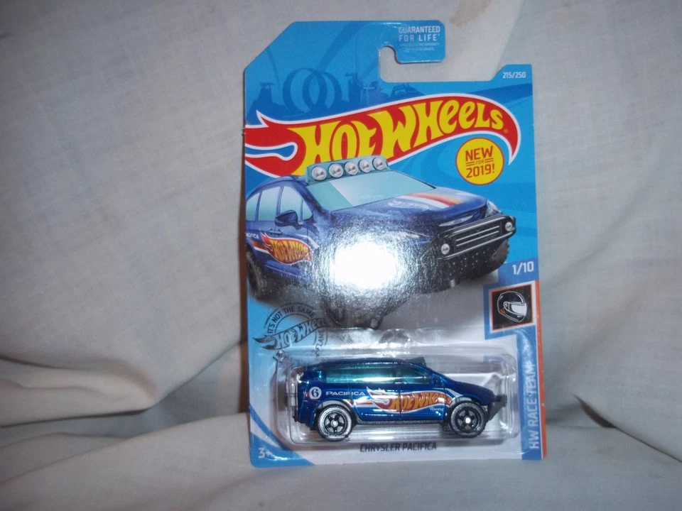 Hotwheels гоночная команда Chrysler Pacifica - Изображение 1 из 1