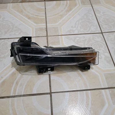 2021-2024 Tesla Model 3  Front Right Turn Signal Fog Light OEM Passenger Side - Image 1 of 4