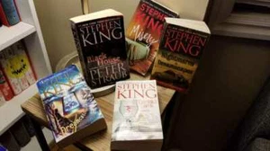 Stephen King 5 Paperback Book Lot: Misery, Dreamcatcher, Black House & More!! - Picture 1 of 12