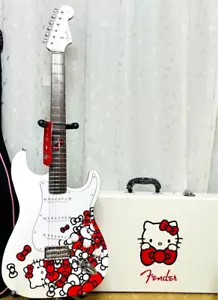 Fender Hecha en Japón Limitada Hello Kitty Stratocaster de Japón - Imagen 1 de 11