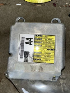 2015-2016 Toyota Sienna SRS computer SDM module - Picture 1 of 4