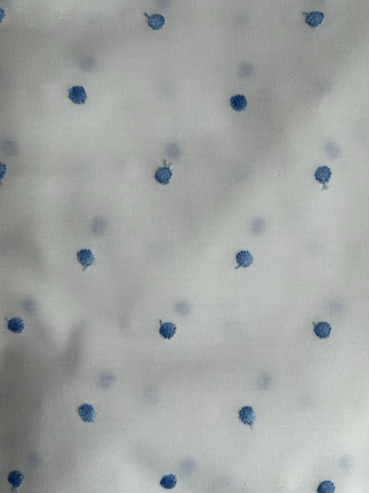 Tela transparente bordada en crema Cowtan & Tout de 2 3/4 yardas Foto 1 de 4