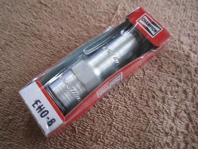 VINTAGE NOS CHAMPION EHO-8 INDUSTRIAL SPARK PLUG - Image 1 of 4