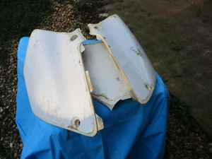 2006 Yamaha YZ250 (2 stroke) side plates and front number plate - Picture 1 of 10