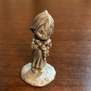 Niña de peltre Hallmark con cachorro - Imagen 1 de 7