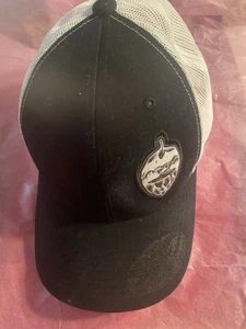 Trouvaille Brauerei Snapback Truckermütze schwarz Einheitsgröße verstellbar Netzrücken - Bild 1 von 4
