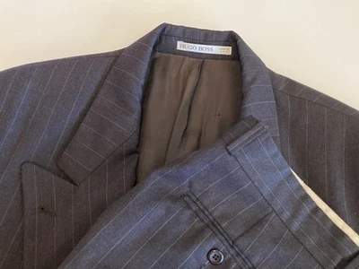 Leer HUGO BOSS Gris Super 100 Lana Doble Pecho Traje Hombres 44L Chaqueta 32x29 Pantalones Foto 1 de 4