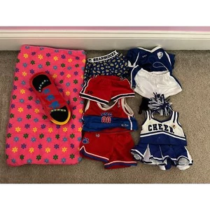 Lotto abbigliamento e accessori Costruisci un orso, top, pantaloncini, sacco a pelo, skateboard - Foto 1 di 11
