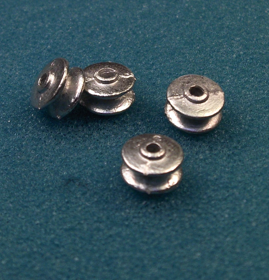 4 BUJES METÁLICOS 3/8" OD Tootsietoy repuestos para neumáticos 11/16" (más en tienda) Foto 1 de 1