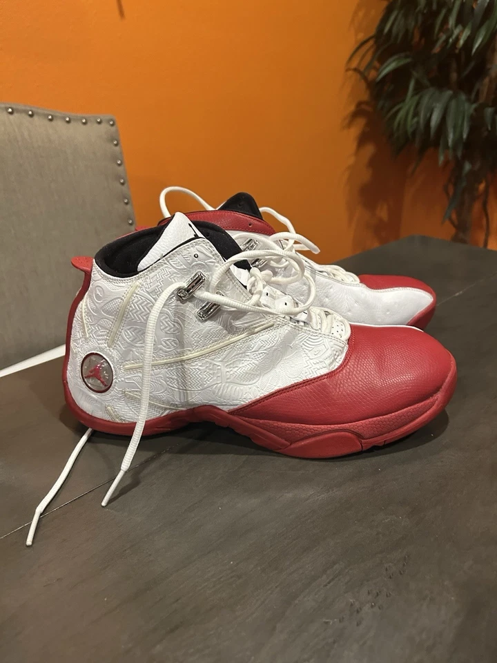 Talla 11.5 - RARO Jordan 12.5 Team Blanco Varsity Red Black Bulls Jump Man Foto 1 de 4