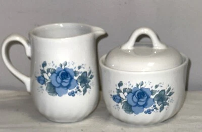 Corelle Coordinates BLUE VELVET CREAMER & SUGAR W/PLASTIC LID - Image 1 of 2