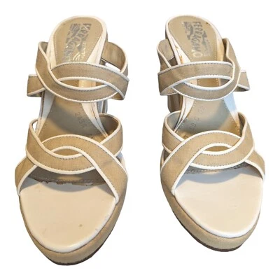 Sandalias de cuña Salvatore Ferragamo Alerja de segunda mano para mujer talla 6,5 arena/lino blanco Foto 1 de 4