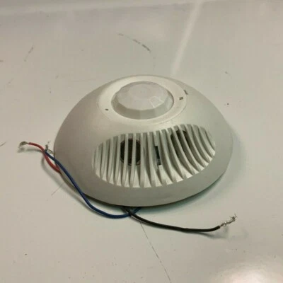 NEW! HUBBELL WSPSM24V High Bay Sensor, Surface Mount 24VDX, Form C Relay - Image 1 of 4