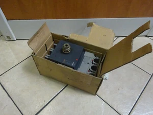 Merlin Gerin NS400N circuit breaker - Picture 1 of 3