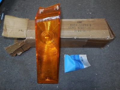Lámpara de estacionamiento derecha NOS 1970-1972 Ford F100 F250 F350 D0TZ-13208-B Foto 1 de 3