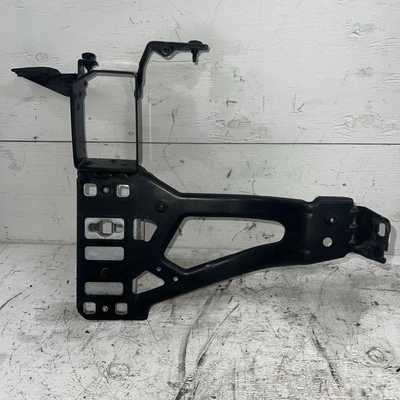 Soporte de montaje derecho barra de refuerzo delantera BMW 530i 2007  Foto 1 de 4