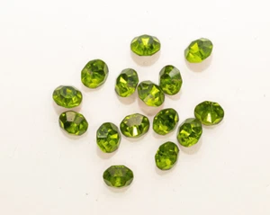 36 Vintage Czech SS47 Glass Rhinestones Green OLIVINE Olive MACHINE CUT Chatons - Picture 1 of 4