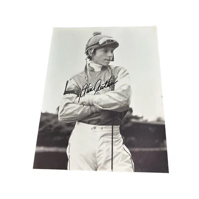 ¡Foto firmada por Steve Cauthen de 8,5x11! Triple Corona Ganadora Caballo Jockey en Afirmado Foto 1 de 2