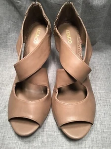 LADIES TAUPE COLOR 4" HEELS Back Zipper With Snake Skin Look Sz 10M BY LIZ & CO - Picture 1 of 12