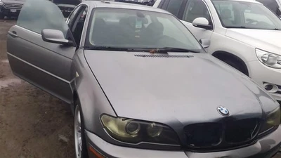 Used Front Right Door Assembly Front fits: 2004 Bmw 330I Conv swivel door handle Foto 1 de 4
